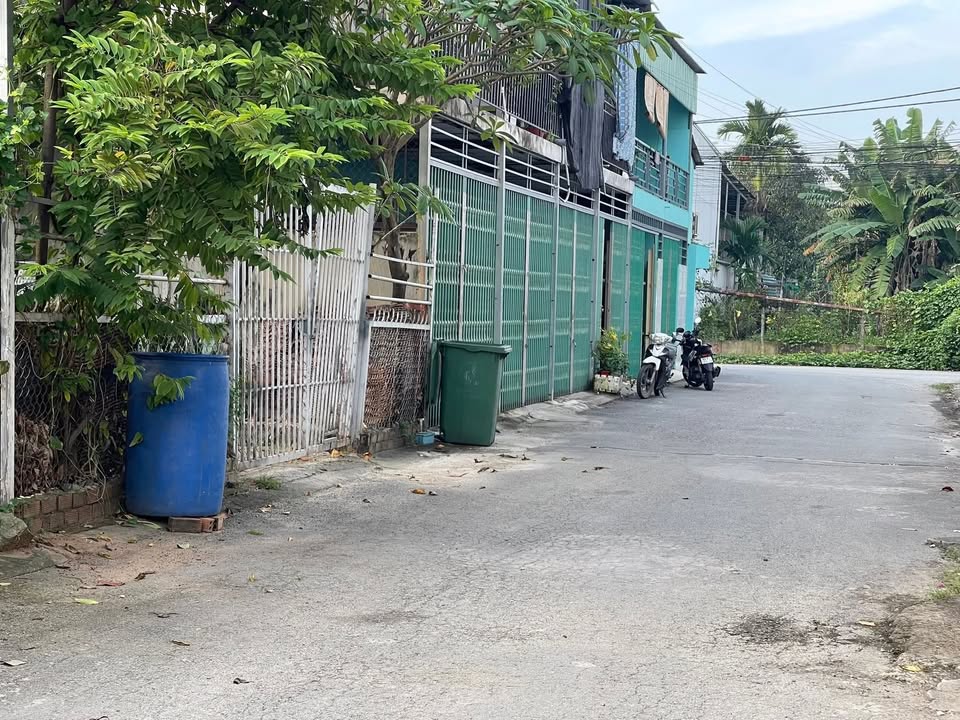 Đất thổ cư Lái Thiêu 300m² giá 9.9 tỷ - Nở hậu, tiện ích đầy đủ!