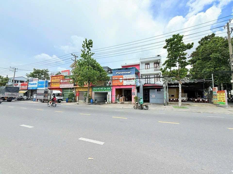 Nhà mặt tiền Lê Hồng Phong Dĩ An 100m² giá 9.8 tỷ - Đang cho thuê kinh doanh
