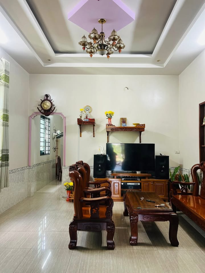 Nhà cấp 4 mặt tiền Lê Văn Tiên, Dĩ An, 215m² giá 6.5 tỷ - Dọn vào ở ngay!