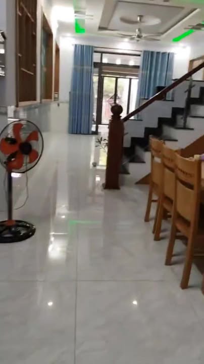 Nhà phố Dĩ An 100m² giá 3.8 tỷ - Thiết kế hiện đại, sân xe hơi