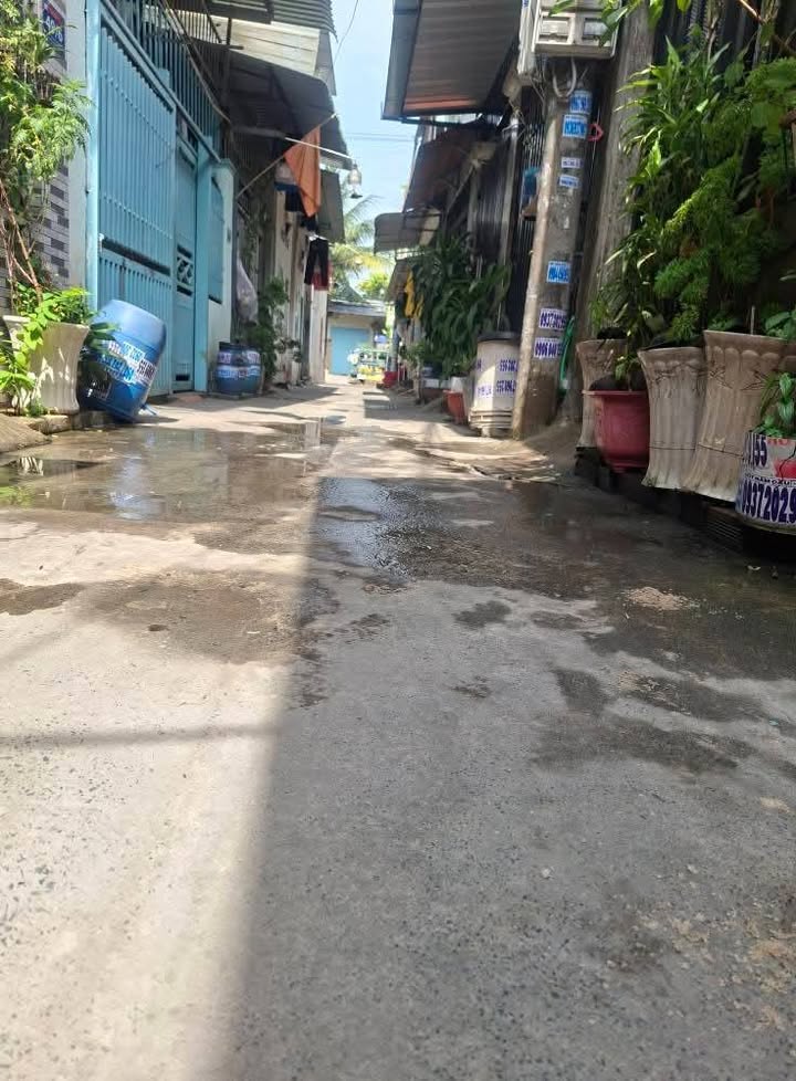 Nhà cấp 4 gác lửng Dĩ An 32m² giá 1.08 tỷ - Đường vào thông thoáng!