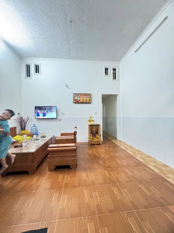 Nhà bán Tân Phước, Dĩ An 70m² giá 1.53 tỷ - Vị trí dân cư đông đúc!