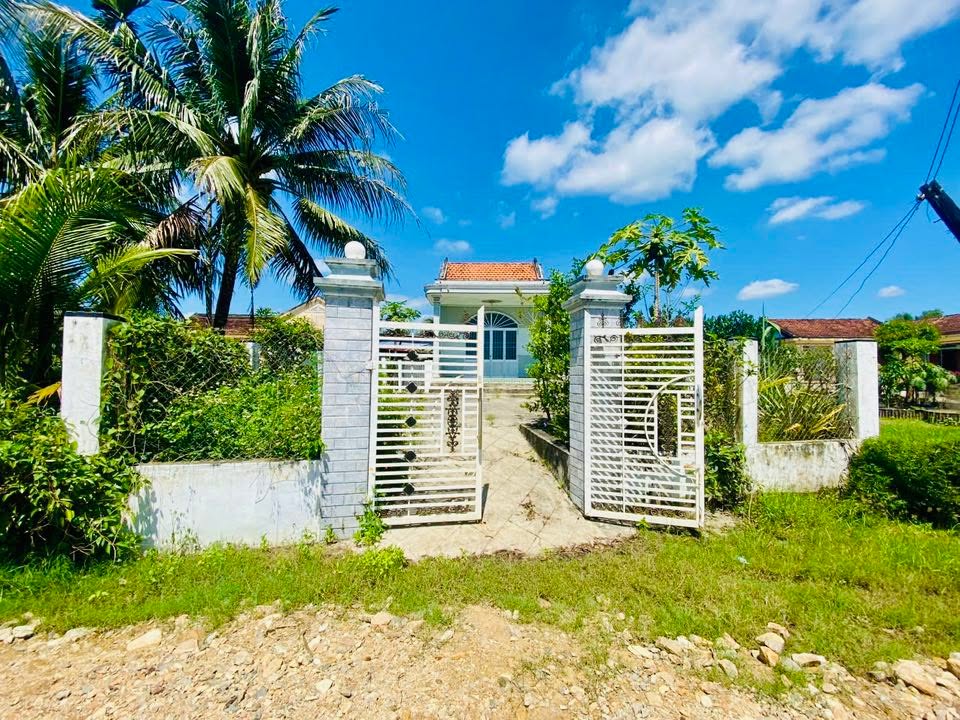 Đất và nhà cấp 4 Ninh Hòa 260m² giá chỉ 900 triệu - Sổ đỏ chính chủ!