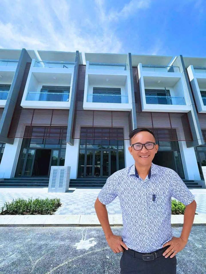 Nhà phố 4 lầu Phố Đông Village, Cát Lái 100m² giá 11 tỷ - Giảm 30% thị trường!