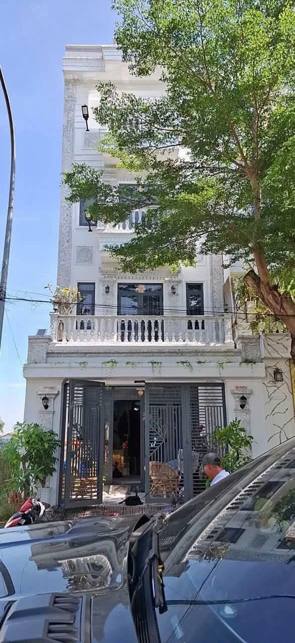 Nhà phố đẳng cấp tại Khu đô thị Năm Sao 1, Đinh Đức Thiện 77m² giá 4.2 tỷ - Thiết kế hiện đại, sẵn sàng ở ngay!