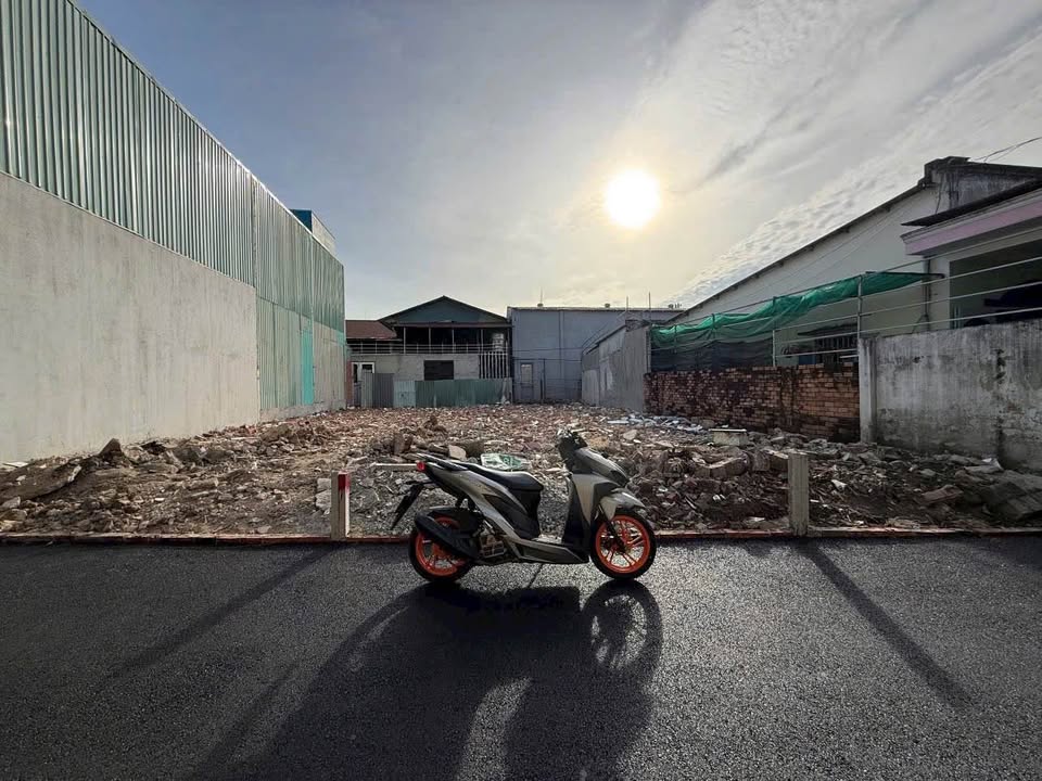 Đất hẻm xe hơi Quốc lộ 13 80m² giá 6.1 tỷ - Đầu tư sinh lời tương lai!