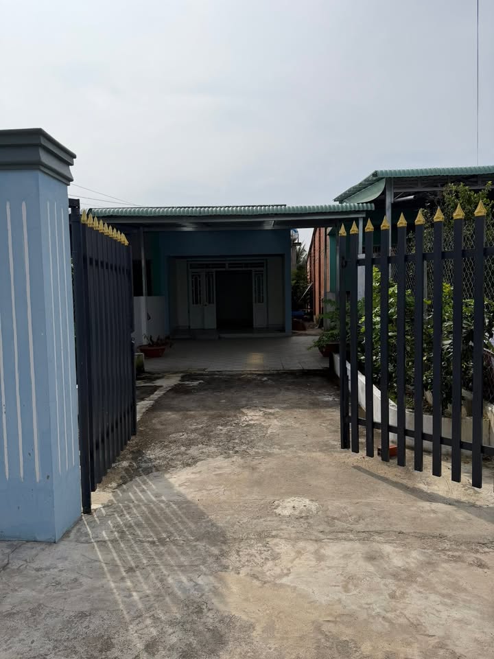 Nhà riêng ấp Bàu Vừng, Tây Ninh 352m² giá chỉ 1.25 tỷ - Đường rộng, dân cư đông đúc!