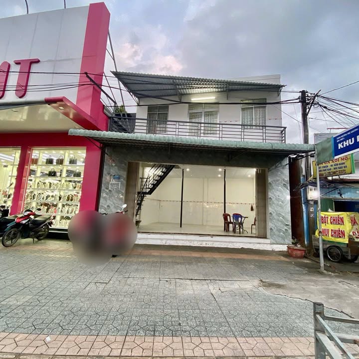 Nhà 1 Trệt, 1 Gác Lửng tại Phường Phú Khương, Bến Tre - Giá 3.1 Tỷ, Kinh Doanh Tiện Lợi!