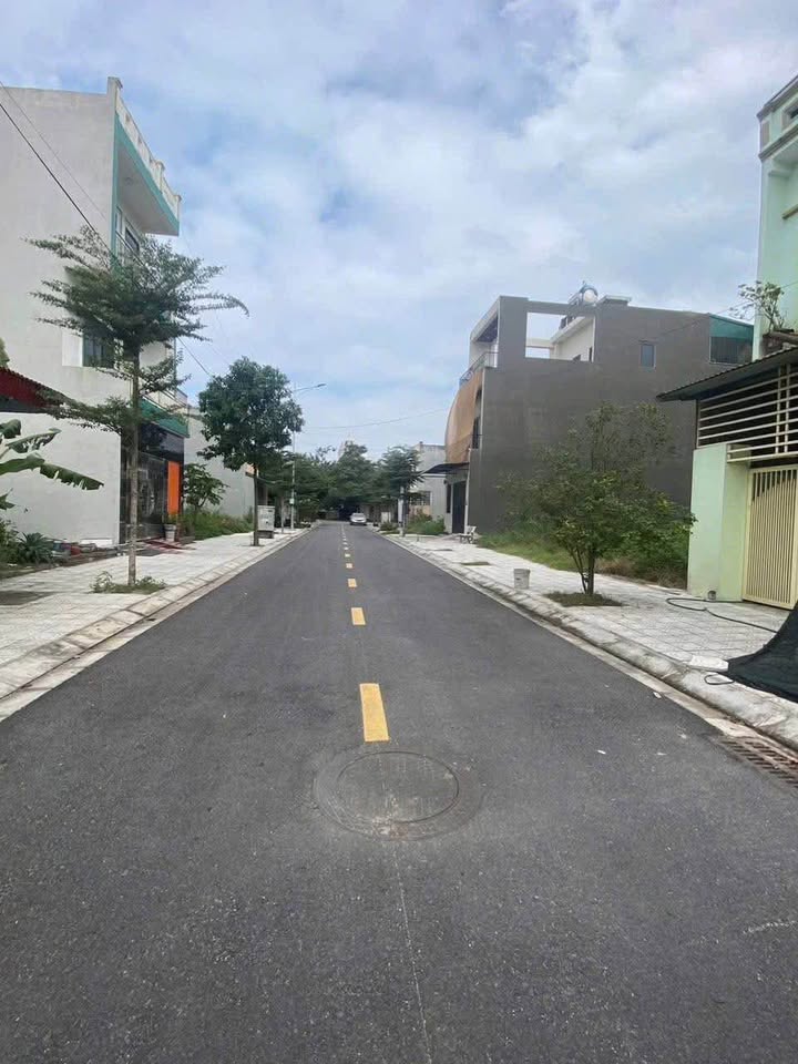 Đất nền 81m² hướng Đông tại phường Châu Sơn - Sổ đỏ chính chủ, giá chỉ 3.1 tỷ!