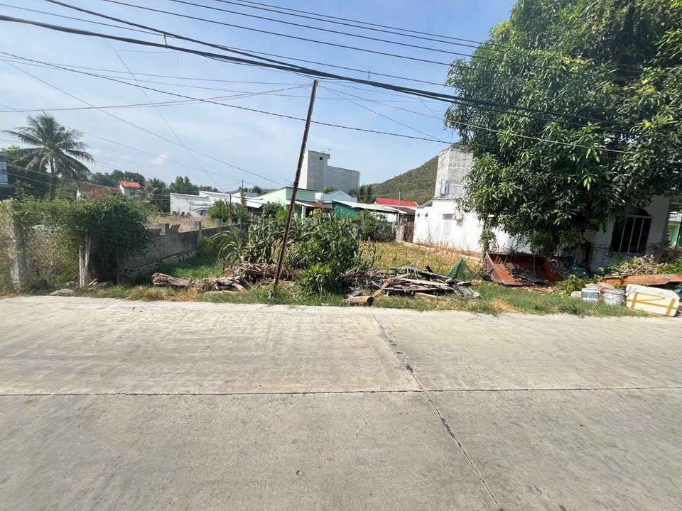 Đất mặt tiền đường Xuân Lạc, Vĩnh Ngọc, Nha Trang 300m² giá 5.1 tỷ - Cơ hội đầu tư hấp dẫn!