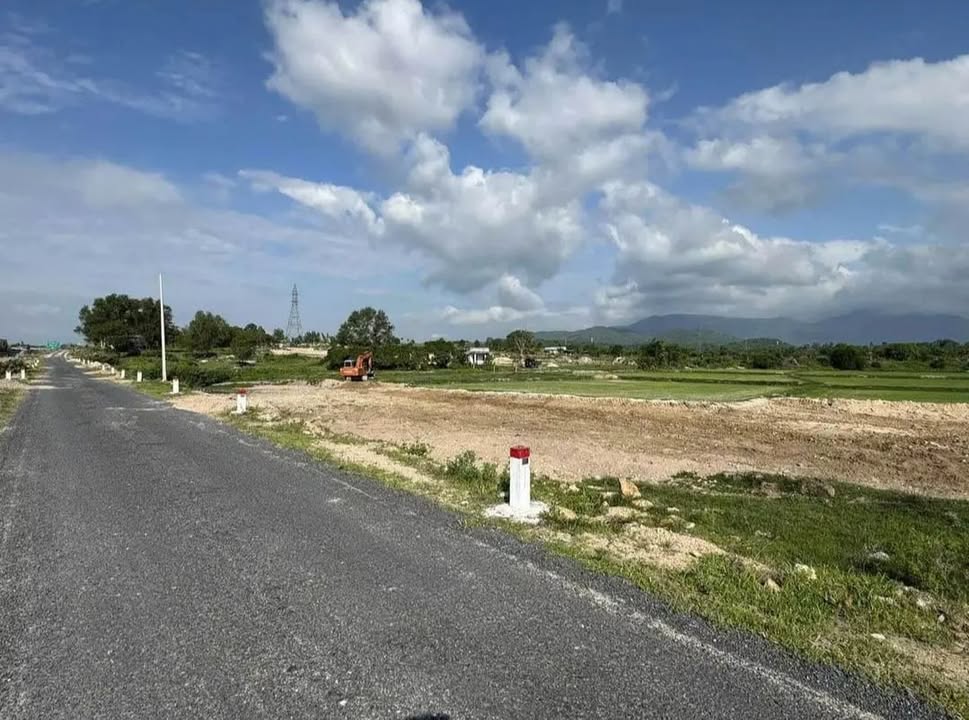 Đất nền Hàm Liêm 3.900m² giá 7.8 tỷ - Mặt tiền đường nhựa đẹp