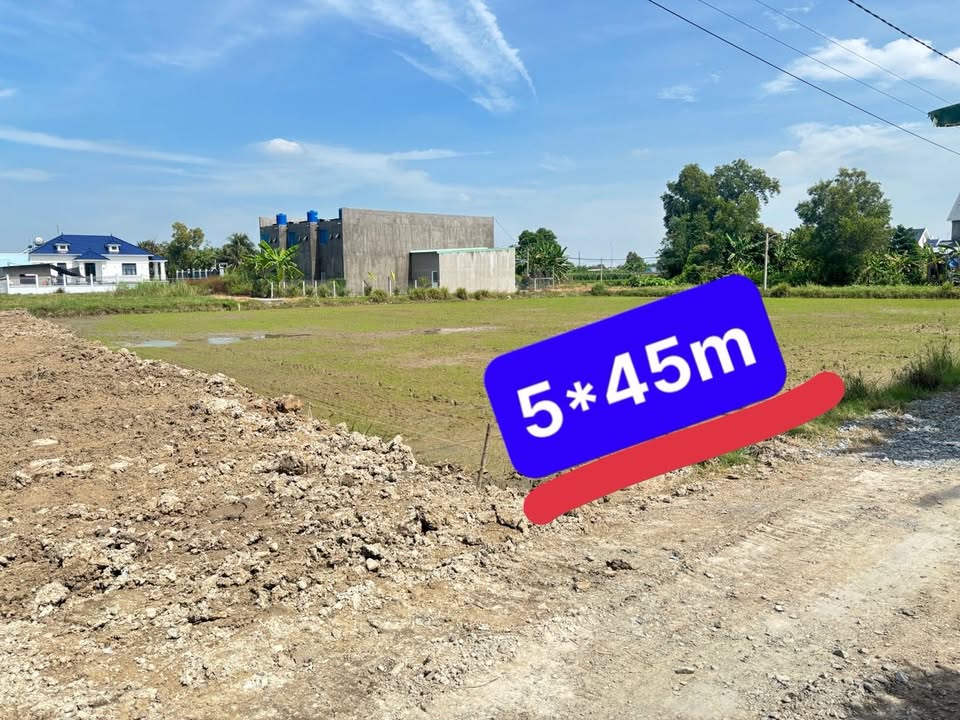 Đất thổ cư 225m² xã Long Cang giá 1.25 tỷ - Sổ hồng chính chủ