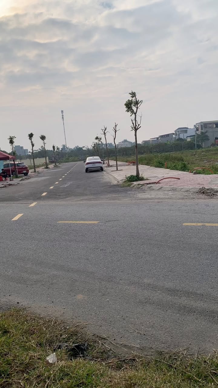 Đất liền kề Tô Ngọc Vân, Hưng Yên 80m² giá 3 tỷ - Đường thông thoáng, cây xanh