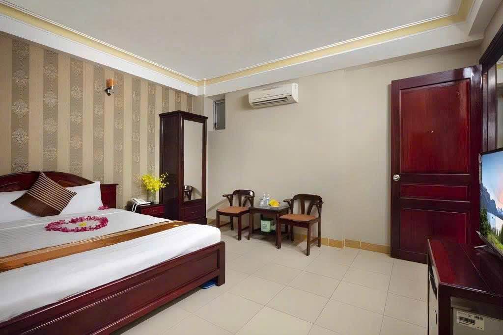 Khách sạn 6 tầng mặt tiền Trần Phú Nha Trang - Cho thuê 100 triệu/tháng