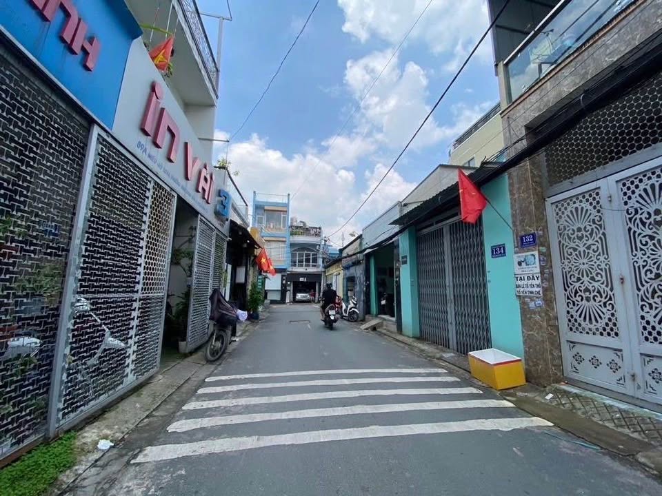 Nhà mặt tiền đường Miếu Gò Xoài, Bình Tân 60m² giá 6.8 tỷ - Thiết kế hiện đại, sẵn sàng vào ở!