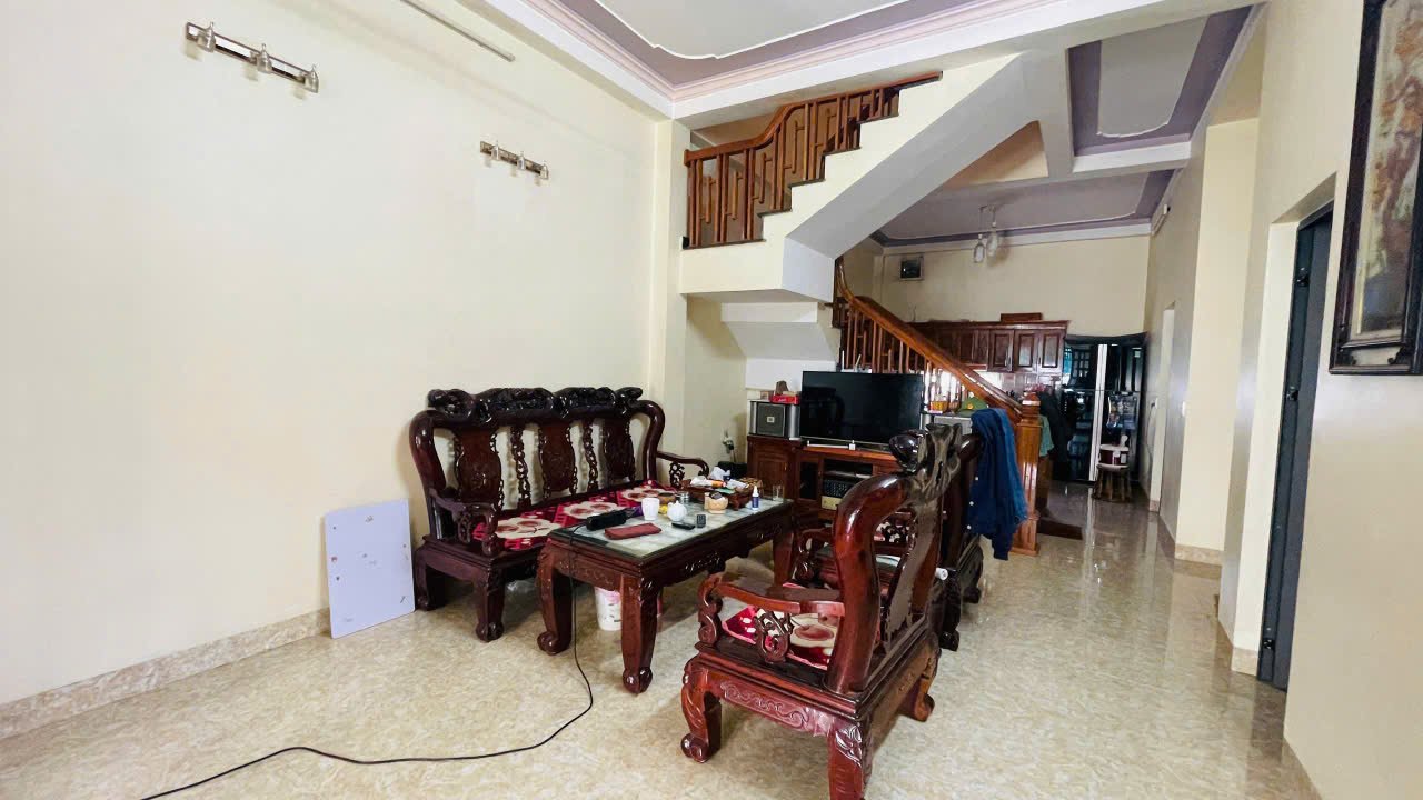 Nhà 2 tầng đẹp Quyết Thắng, Sơn La 74m² giá chỉ 599 triệu - Sổ đỏ chính chủ!