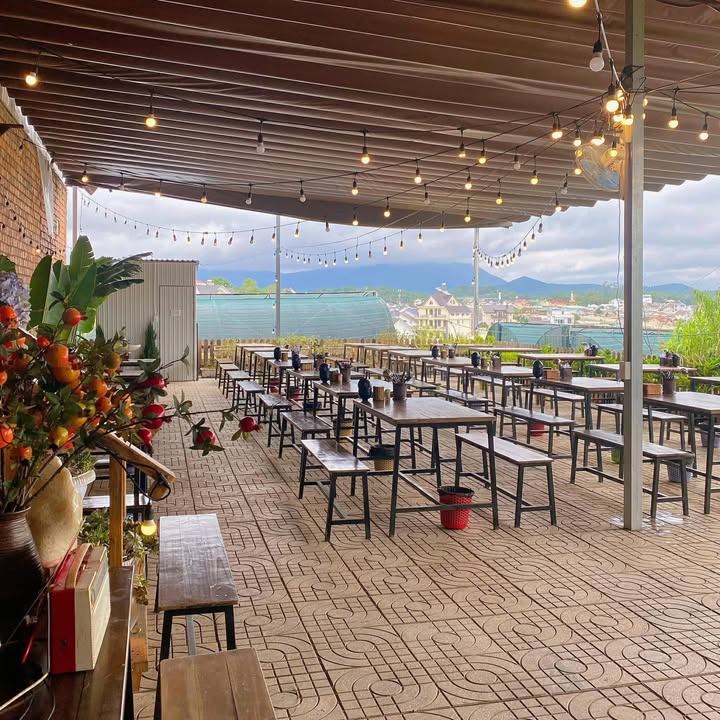 Cho thuê mặt bằng Vạn Hạnh, Đà Lạt 200m² - Hẻm ô tô, có bãi đậu!