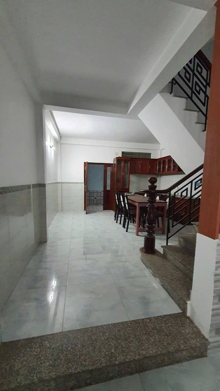 Nhà đẹp 3 tầng tại Bình Hưng Hòa B 73m² giá 5 tỷ - Mặt tiền hẻm xe tải