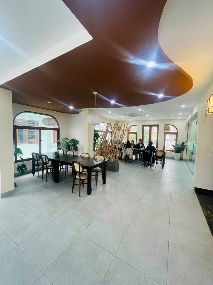 Văn phòng cho thuê KĐT Nam Cường, Hoàng Quốc Việt 150m² - Không gian làm việc lý tưởng!