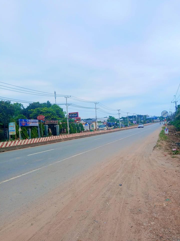 Đất nền tại xã Vĩnh Hòa, huyện Phú Giáo 2360m² giá 385 triệu - Mặt tiền đường ĐT741, kinh doanh thuận lợi!