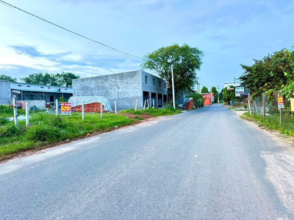 Đất thổ cư Hưng Long 1128m² giá thỏa thuận - Đối diện Ủy ban nhân dân phường!