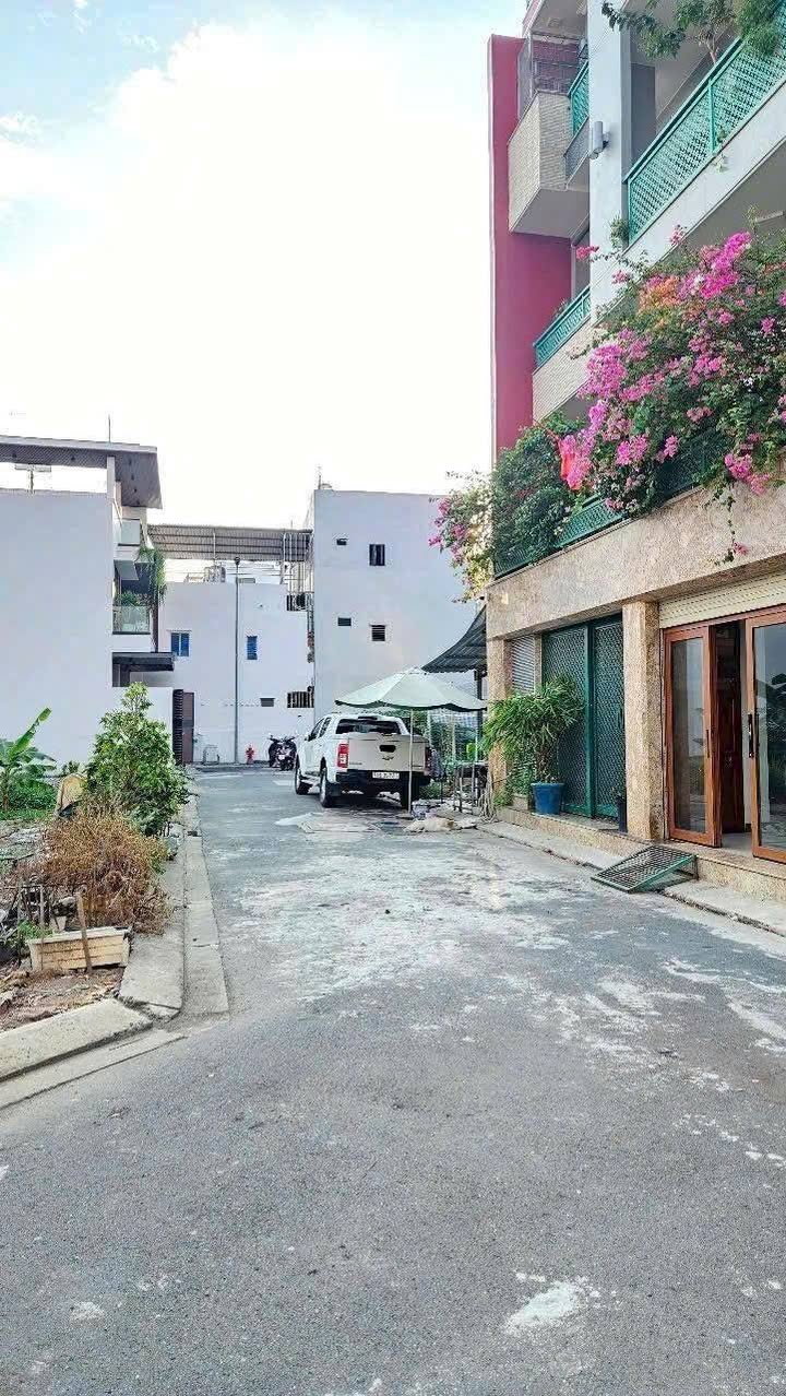 Đất Nơ Trang Long 85m² giá 12.7 tỷ - Hẻm xe hơi, dân trí cao!