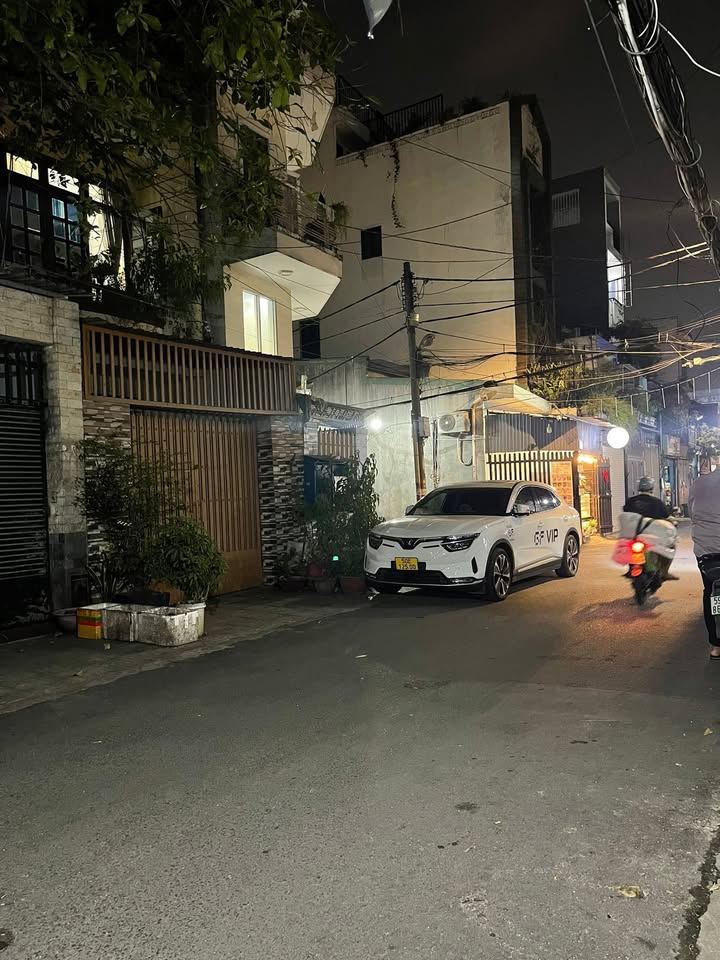 Nhà bán tại Bình Thạnh 60m² giá 9 tỷ - Hẻm xe tải 10m, mặt tiền thoáng đãng!