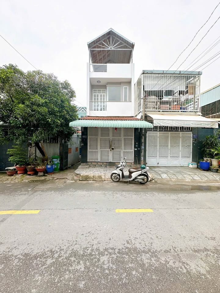 Nhà phố mặt tiền đường Hiệp Thành 06, Quận 12, 75.6m² giá 6.55 tỷ - Vị trí đắc địa, kinh doanh thuận lợi!