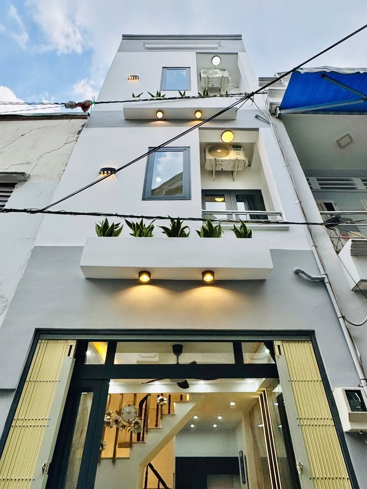 Nhà phố Gò Vấp 21m² giá 4.489 tỷ - Full nội thất sang trọng!