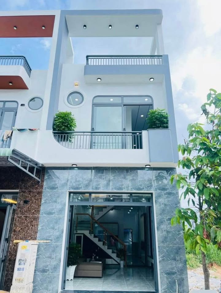 Nhà phố Tân Hiệp, Tân Uyên 72m² giá 1.69 tỷ - Cho thuê 10 triệu/tháng!