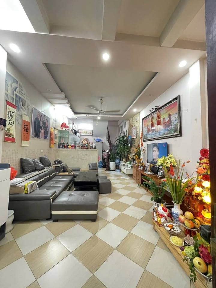 Nhà phố Kim Giang 55m² giá 11 tỷ - Ô tô vào tận nhà, sẵn sàng ở ngay!