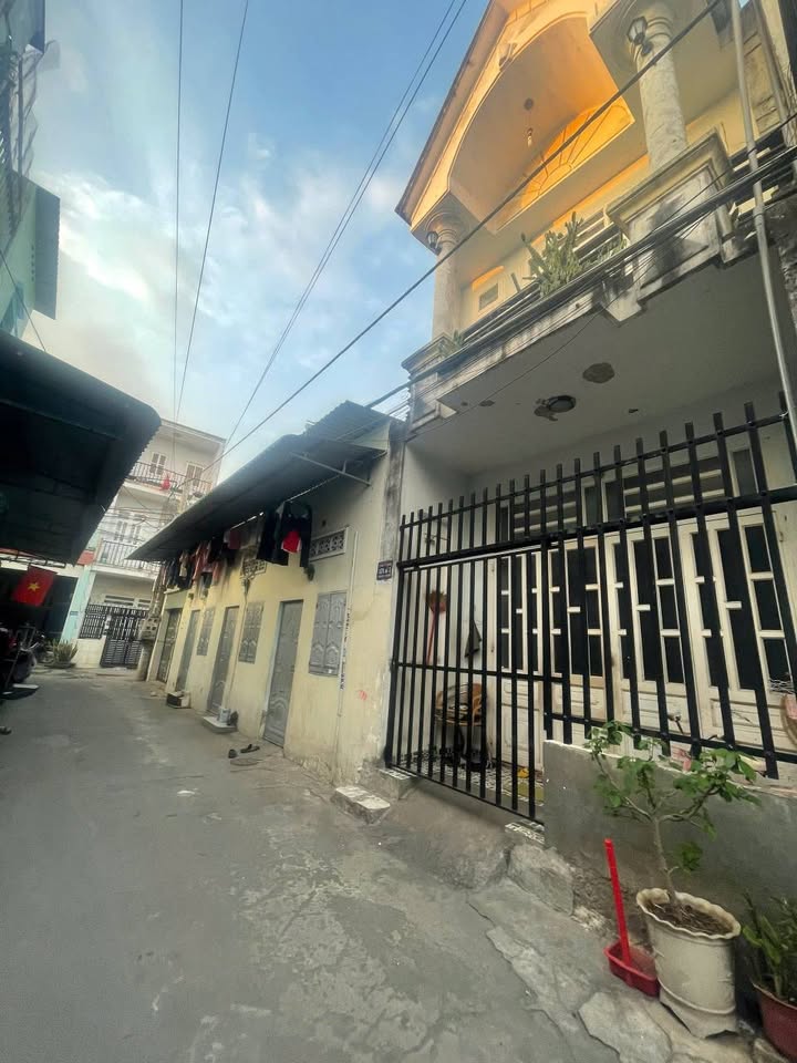 Nhà bán gần ngã tư Bình Chuẩn, Thuận An, Bình Dương - Giá 1.28 tỷ, bao sơn sửa mới!