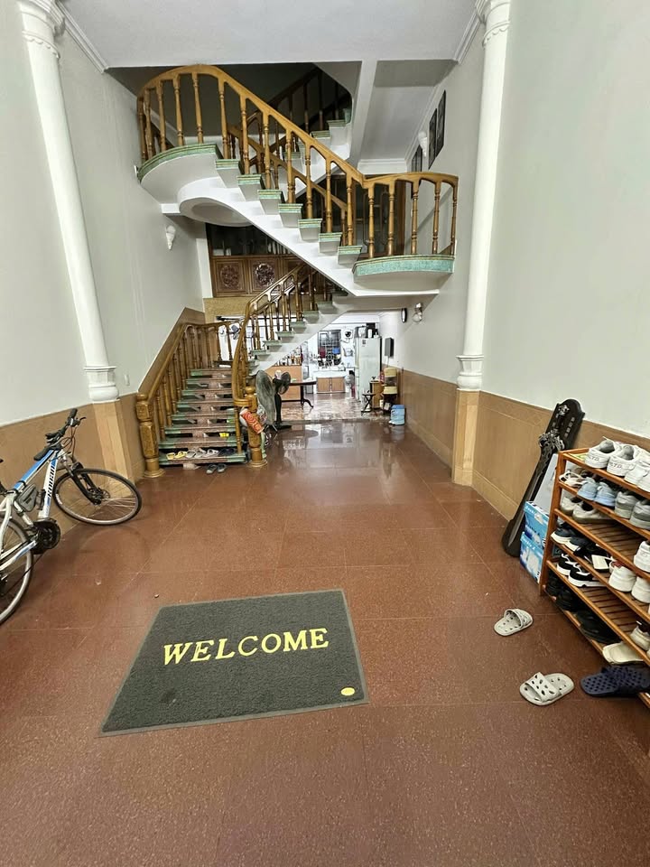 Nhà riêng cho thuê 3 tầng tại phường Hồng Hải, 70m² - Tiện nghi đầy đủ, ô tô đỗ cửa!