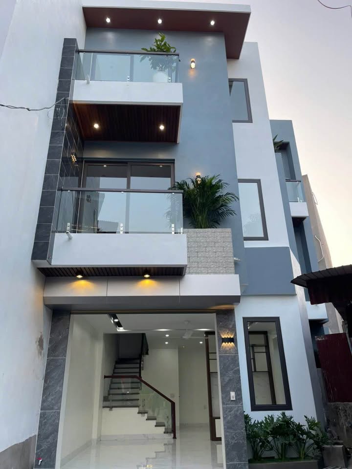 Bán Nhà 3 Tầng Phường Quang Trung 68m² giá 3.65 tỷ - Gần Trường Chu Văn An!