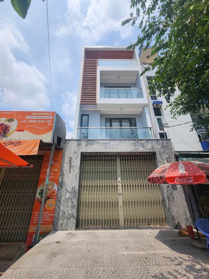 Mặt tiền kinh doanh Đường Vành Đai Trong 100m² giá 24 tỷ - Thiết kế hiện đại sẵn sàng vào ở!