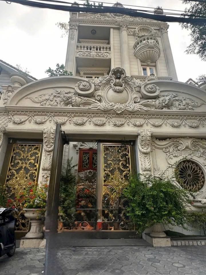 Biệt thự sang trọng tại Bình Tân 200m² giá 45 tỷ - Đầu tư hấp dẫn!