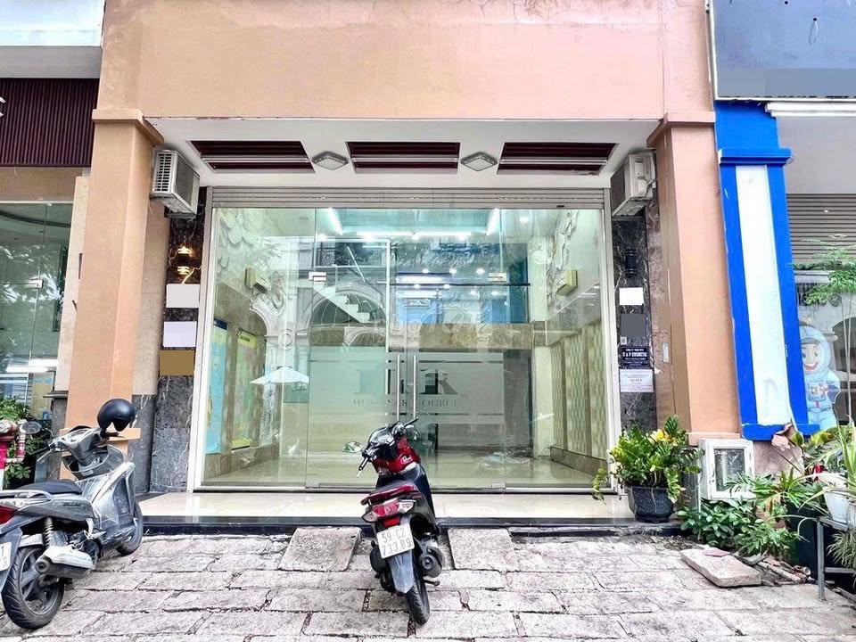 Mặt bằng hẻm D2, Bình Thạnh 20m² giá 16 triệu - Khu ẩm thực sôi động!