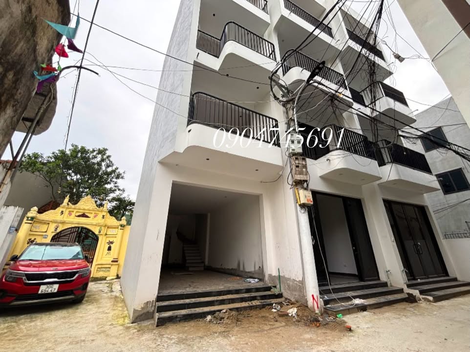 Nhà riêng Đông La 40m² giá 5.2 tỷ - Ô tô đỗ cửa, đầy đủ công năng