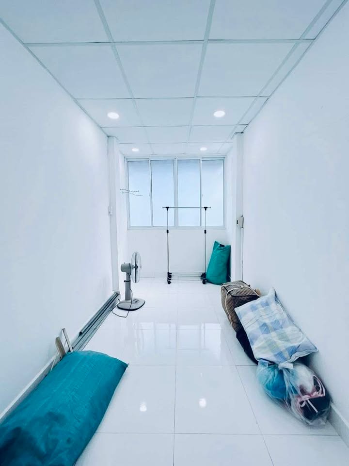 Nhà phố Đoàn Văn Bơ, Quận 4, 14.3m² giá 2.1 tỷ - Sẵn sàng vào ở ngay!