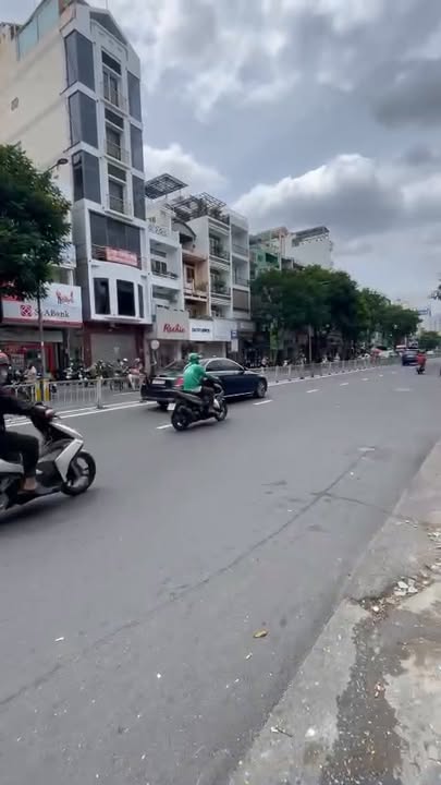 Nhà mặt tiền Lê Văn Sỹ, Quận 3, 60m² giá 37.2 tỷ - Kinh doanh đỉnh cao!