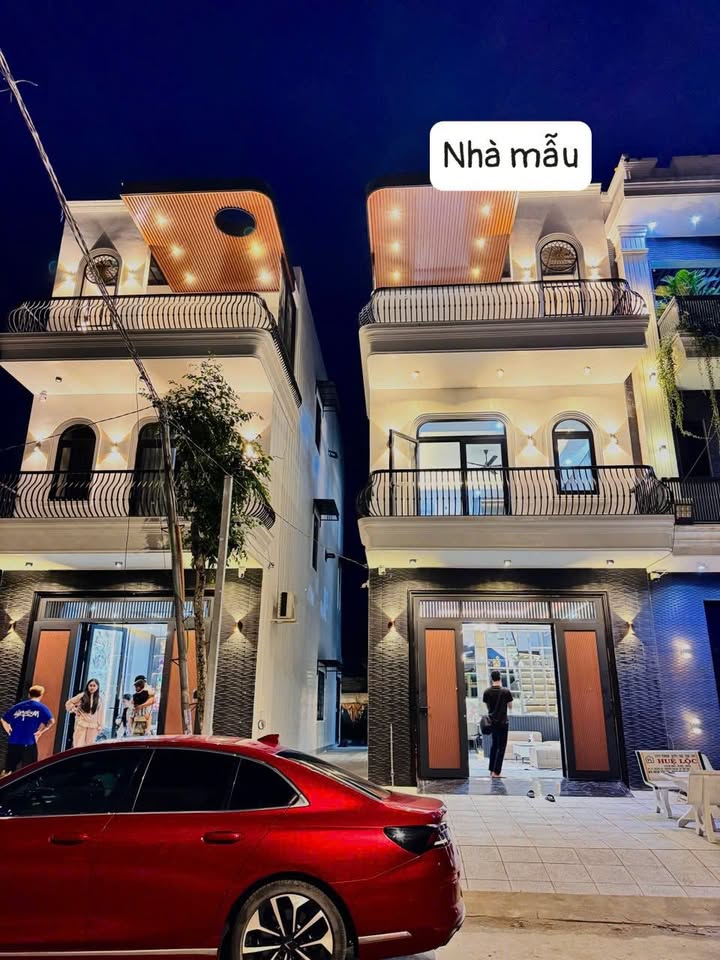 Nhà 1 Trệt 2 Lầu Hướng Đông - KDC Hồng Loan Cần Thơ - Giá 6 tỷ, Tặng Full Nội Thất!