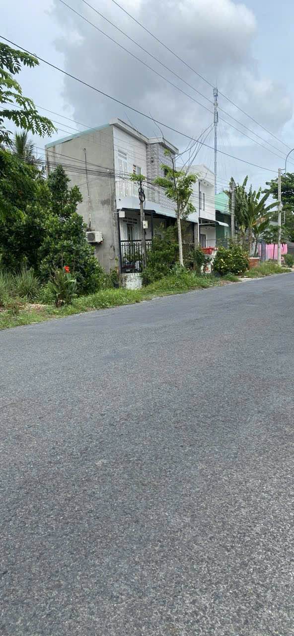 Nhà 1 Trệt, 1 Lầu Đường 910, Phường Bình Minh, 47m² - Giá 950 triệu, Thương Lượng!