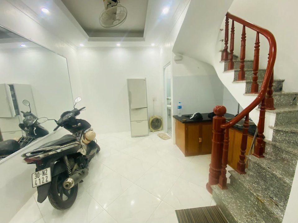 Nhà phố Khâm Thiên 17m² giá 4.9 tỷ - Thiết kế hiện đại, sổ đỏ chính chủ!