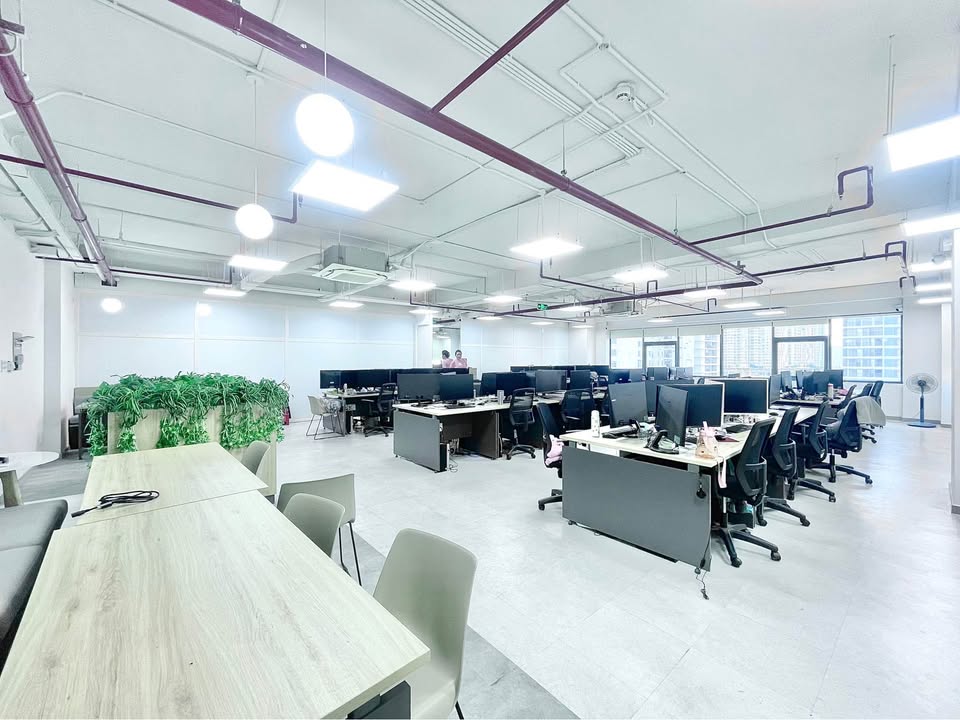 Văn phòng cho thuê tại Lê Văn Lương 105m² giá thỏa thuận - Không gian làm việc lý tưởng!