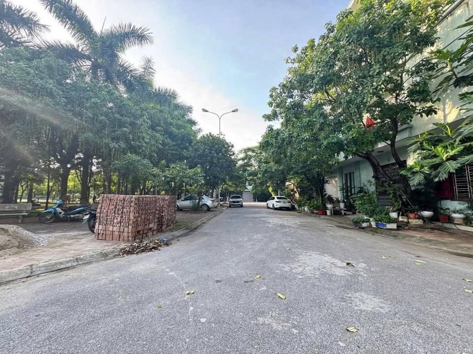 Đất nền đẹp tại Từ Sơn, Bắc Ninh 81m² giá 7 tỷ - Vị trí trung tâm, thoáng mát!