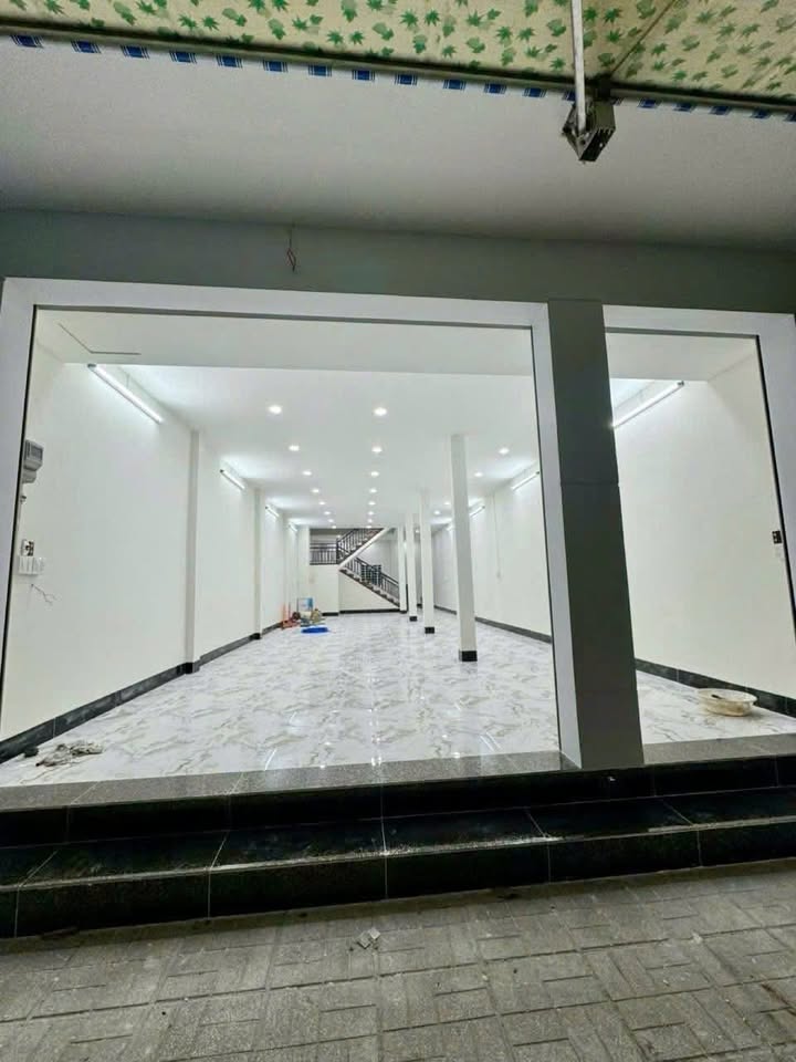 Nhà cho thuê mặt tiền Hà Hoàng Hổ, Long Xuyên 106m² - Kinh doanh thuận lợi!