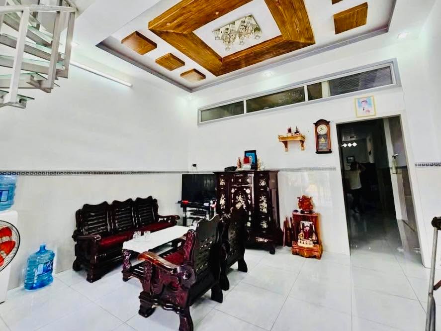 Nhà phố Châu Văn Liêm Rạch Giá 100m² giá 2 tỷ - Sát bên công viên