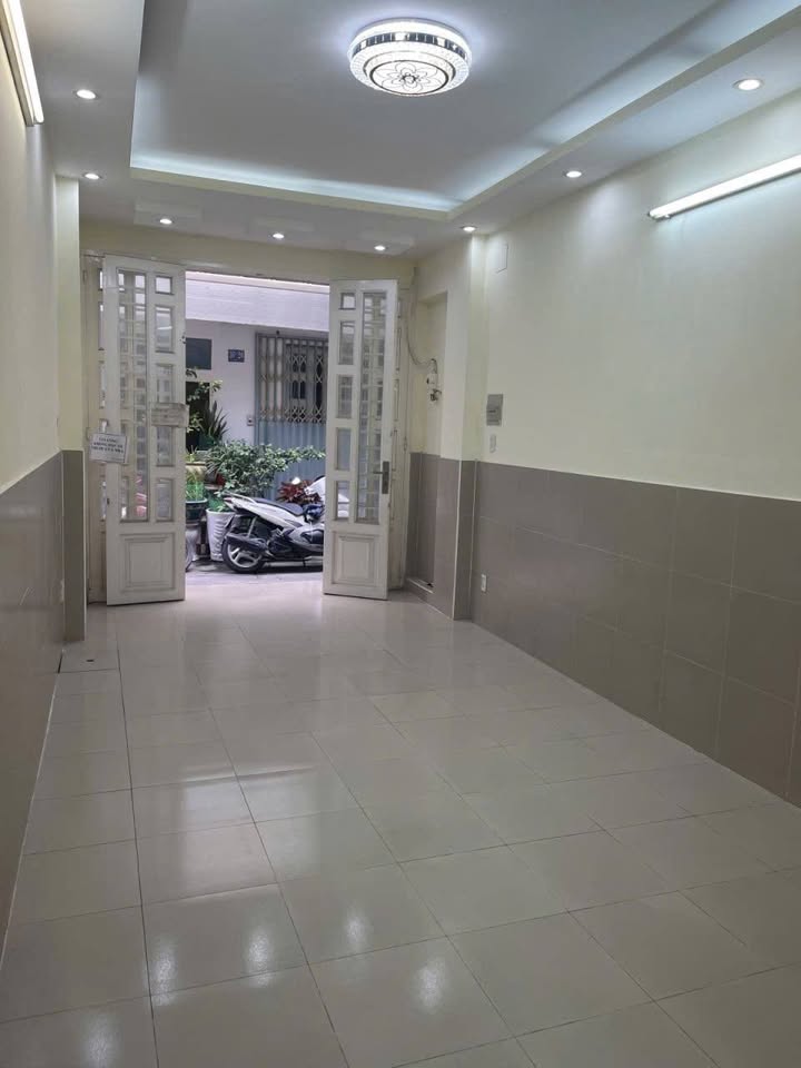Nhà riêng quận 5, hẻm ô tô 3.5m, 43m² giá 7.5 tỷ - Vị trí đẹp, chính chủ!