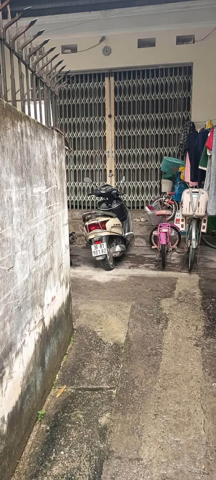 Bán đất tặng nhà cấp 4 Nhị Khê 44m² giá 3.7 tỷ - Cơ hội hiếm có!