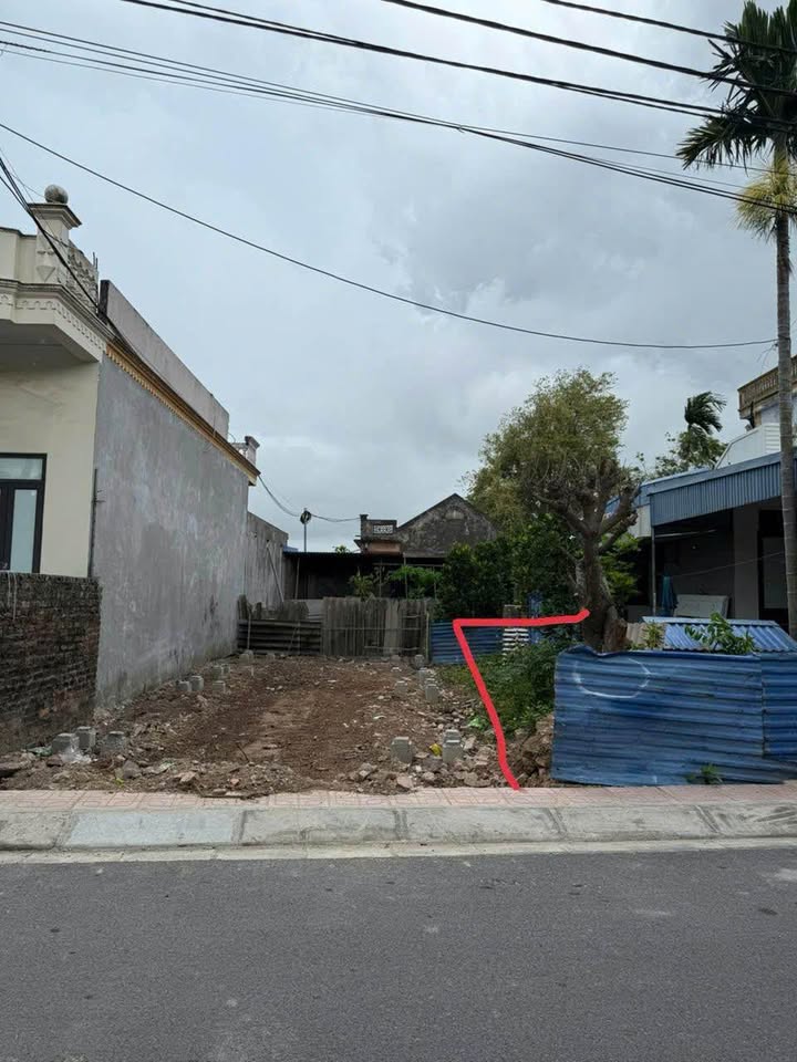 Đất kinh doanh mặt tiền ngay bể bơi Quỳnh Hoàng, Nam Sơn 60m² chỉ 2.4 tỷ - Cơ hội đầu tư tuyệt vời!